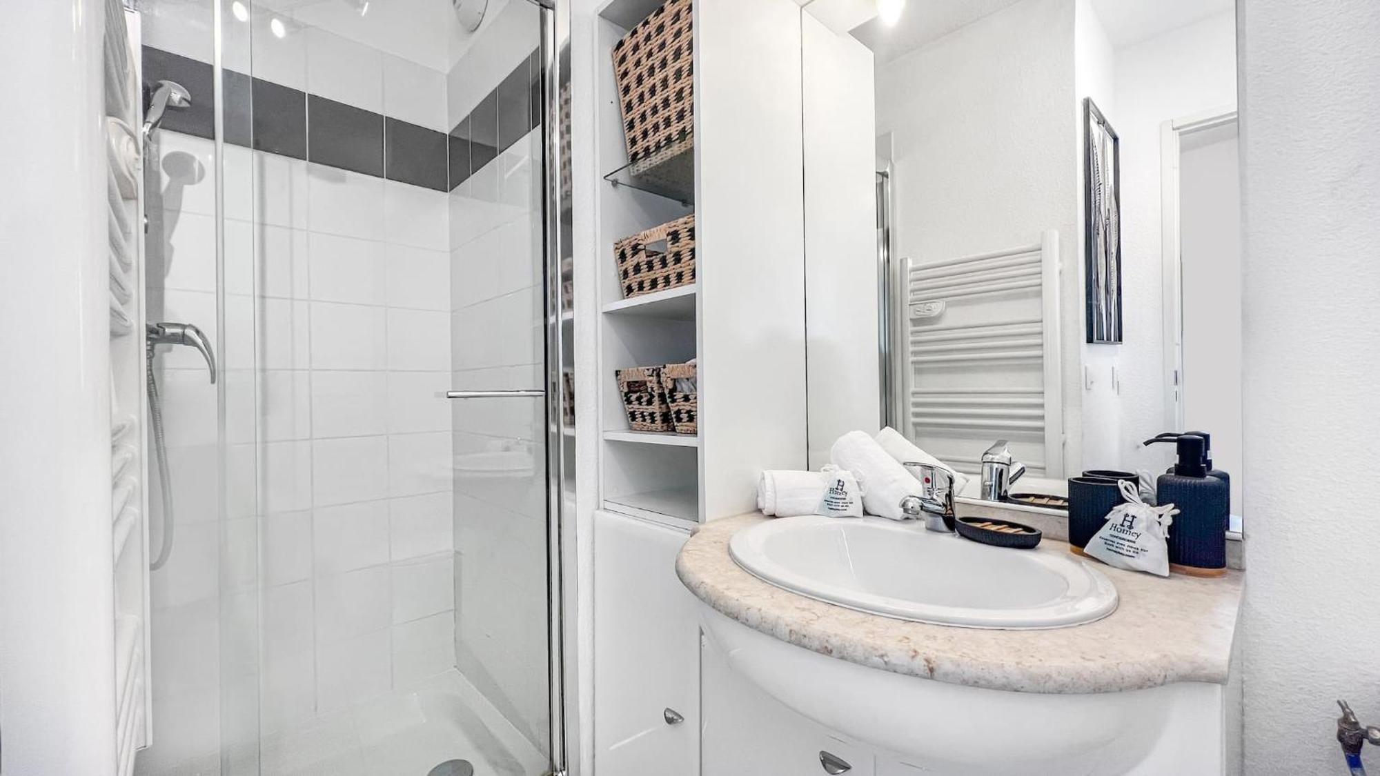 Homey Wild - Proche Gare Et Tram - Proche Centre - Balcon Prive - Parking Prive - Wifi Gratuit Annemasse Eksteriør bilde