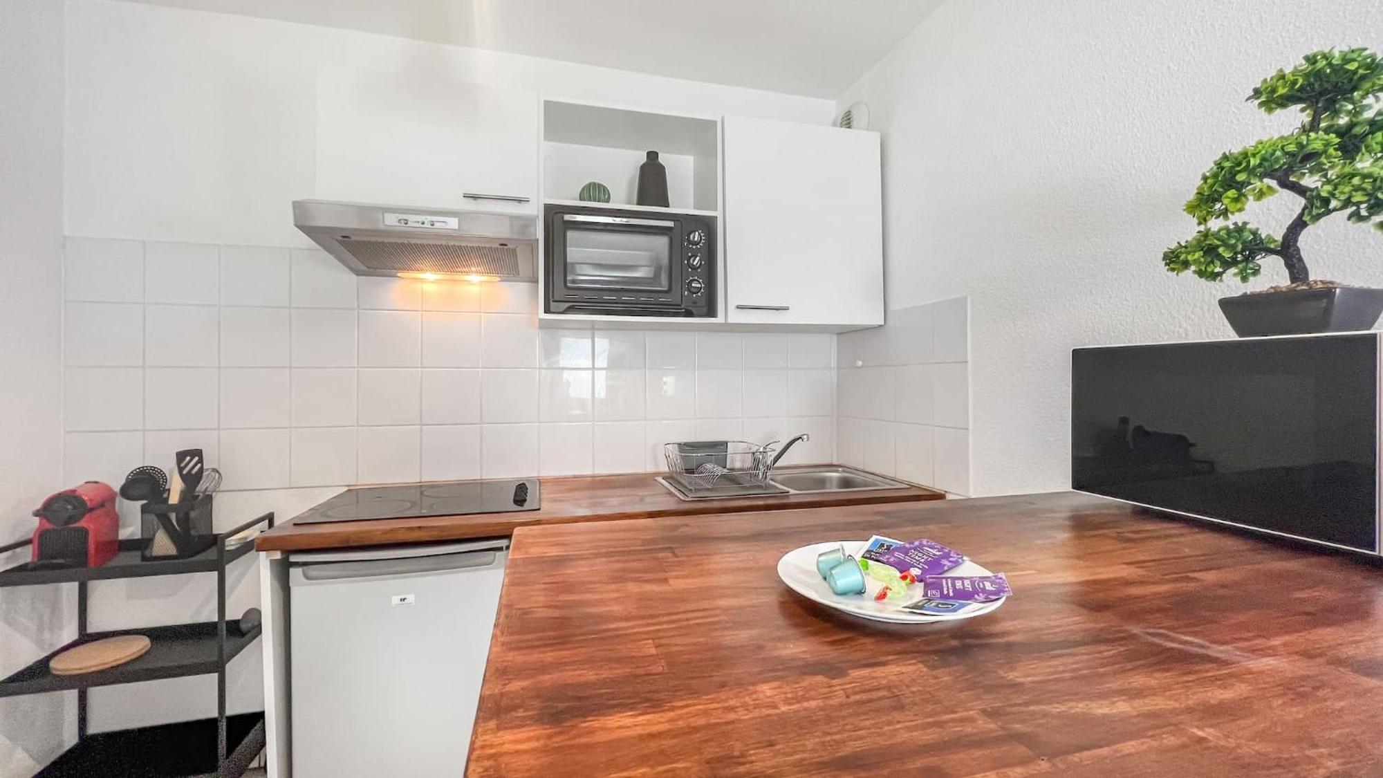 Homey Wild - Proche Gare Et Tram - Proche Centre - Balcon Prive - Parking Prive - Wifi Gratuit Annemasse Eksteriør bilde
