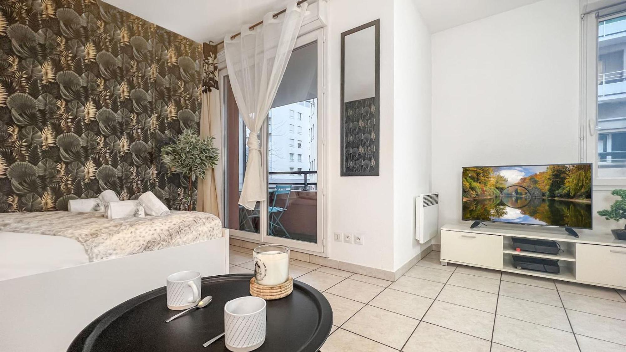 Homey Wild - Proche Gare Et Tram - Proche Centre - Balcon Prive - Parking Prive - Wifi Gratuit Annemasse Eksteriør bilde